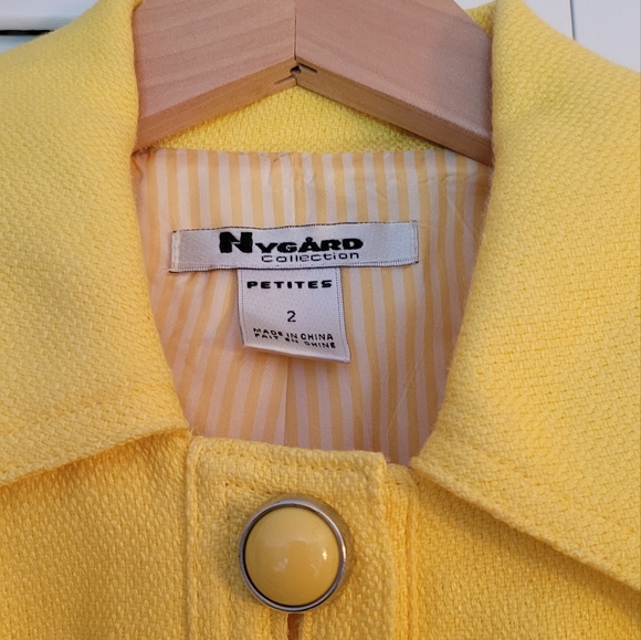 Bright vintage blazer with beautiful lining - Picture 2 of 3